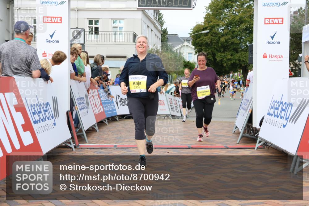 31.08.2025 - 21. Blankeneser Heldenlauf Strokosch-Dieckow http://msf.ph/oto/8700942 31.08.2025 10:31:40 Ziel 2190, 2092, 2079, 2340, 2155, 2443 meine-sportfotos.de