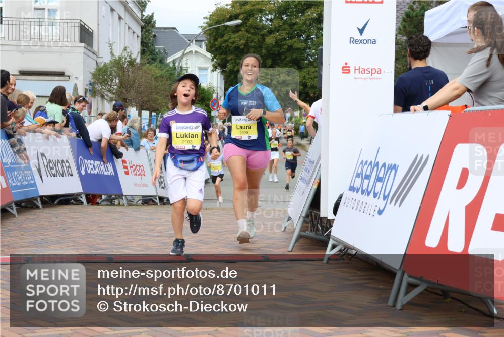 31.08.2025 - 21. Blankeneser Heldenlauf Strokosch-Dieckow http://msf.ph/oto/8701011 31.08.2025 10:31:17 Ziel 2437, 2324, 2551, 2121, 2307, 2649, 2647, 2399, 2103 meine-sportfotos.de