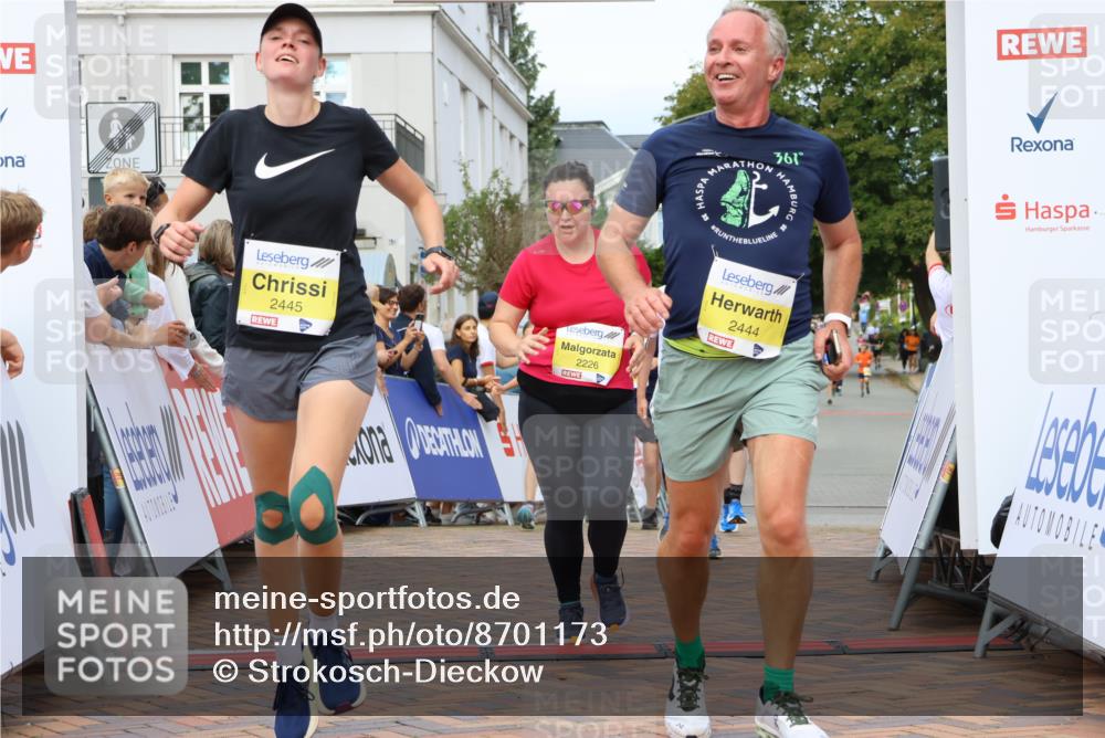 31.08.2025 - 21. Blankeneser Heldenlauf Strokosch-Dieckow http://msf.ph/oto/8701173 31.08.2025 10:30:15 Ziel 2445, 2444, 2616, 2253, 2226, 2588, 2731, 2543 meine-sportfotos.de