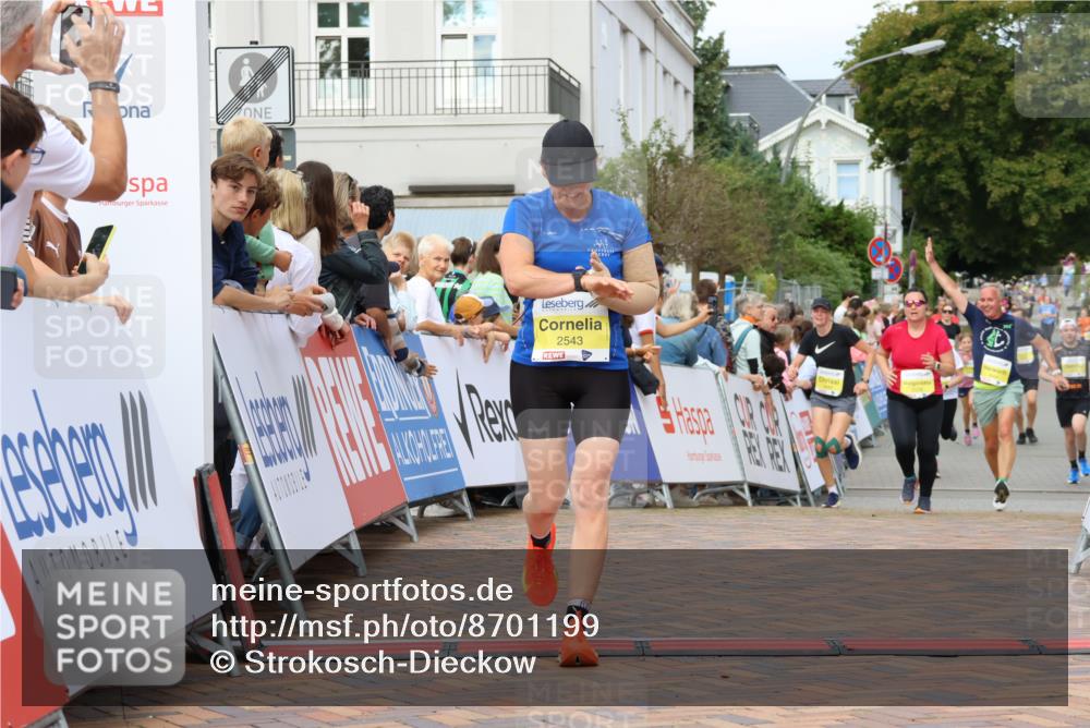 31.08.2025 - 21. Blankeneser Heldenlauf Strokosch-Dieckow http://msf.ph/oto/8701199 31.08.2025 10:30:11 Ziel 2210, 2445, 2444, 2169, 2226, 2543 meine-sportfotos.de