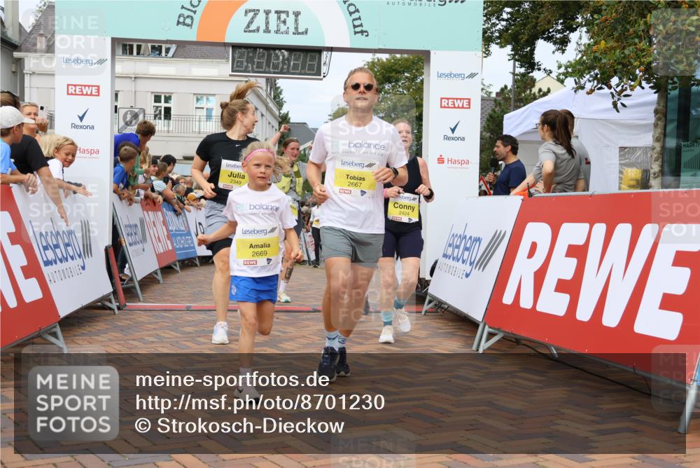 31.08.2025 - 21. Blankeneser Heldenlauf Strokosch-Dieckow http://msf.ph/oto/8701230 31.08.2025 10:34:41 Ziel 2110, 2244, 2021, 2424, 2668, 2669, 2667, 2298, 2439, 2349, 2350, 2090, 2083 meine-sportfotos.de