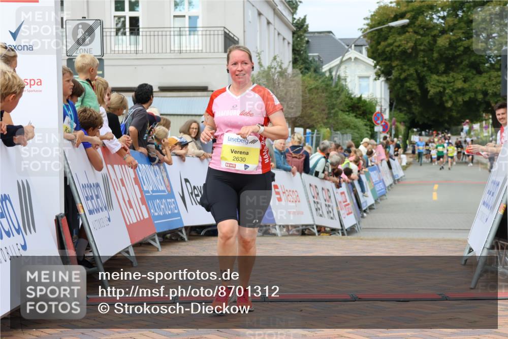 31.08.2025 - 21. Blankeneser Heldenlauf Strokosch-Dieckow http://msf.ph/oto/8701312 31.08.2025 10:34:12 Ziel 2724, 2630, 2171 meine-sportfotos.de