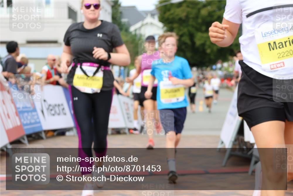 31.08.2025 - 21. Blankeneser Heldenlauf Strokosch-Dieckow http://msf.ph/oto/8701453 31.08.2025 10:33:27 Ziel 2011, 2044, 2126, 2640, 2639, 2220, 2221 meine-sportfotos.de