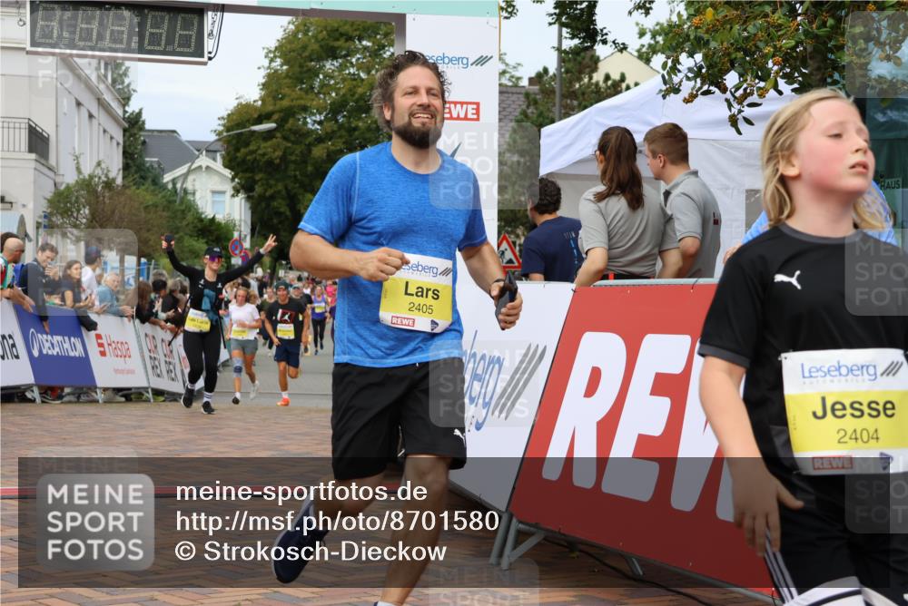 31.08.2025 - 21. Blankeneser Heldenlauf Strokosch-Dieckow http://msf.ph/oto/8701580 31.08.2025 10:32:45 Ziel 2681, 2680, 2256, 2257, 2404, 2405, 2323, 2201, 2479 meine-sportfotos.de
