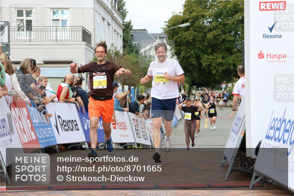 31.08.2025 - 21. Blankeneser Heldenlauf Strokosch-Dieckow http://msf.ph/oto/8701665 31.08.2025 10:32:17 Ziel 2418, 2131, 2182, 2627 meine-sportfotos.de