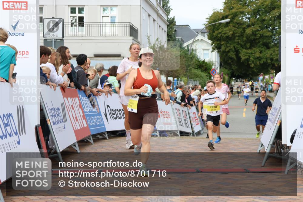 31.08.2025 - 21. Blankeneser Heldenlauf Strokosch-Dieckow http://msf.ph/oto/8701716 31.08.2025 10:27:25 Ziel 2715, 2204, 2463, 2559, 2725, 2533 meine-sportfotos.de