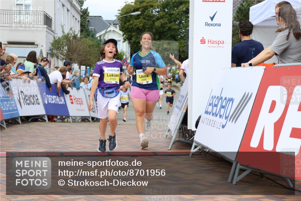 31.08.2025 - 21. Blankeneser Heldenlauf Strokosch-Dieckow http://msf.ph/oto/8701956 31.08.2025 10:31:17 Ziel 2437, 2324, 2551, 2121, 2307, 2649, 2647, 2399, 2103 meine-sportfotos.de