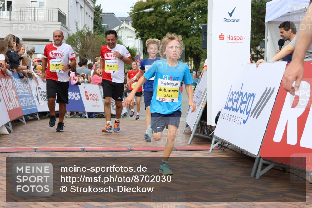 31.08.2025 - 21. Blankeneser Heldenlauf Strokosch-Dieckow http://msf.ph/oto/8702030 31.08.2025 10:25:26 Ziel 2541, 2636, 2363, 2367, 2505, 2504 meine-sportfotos.de