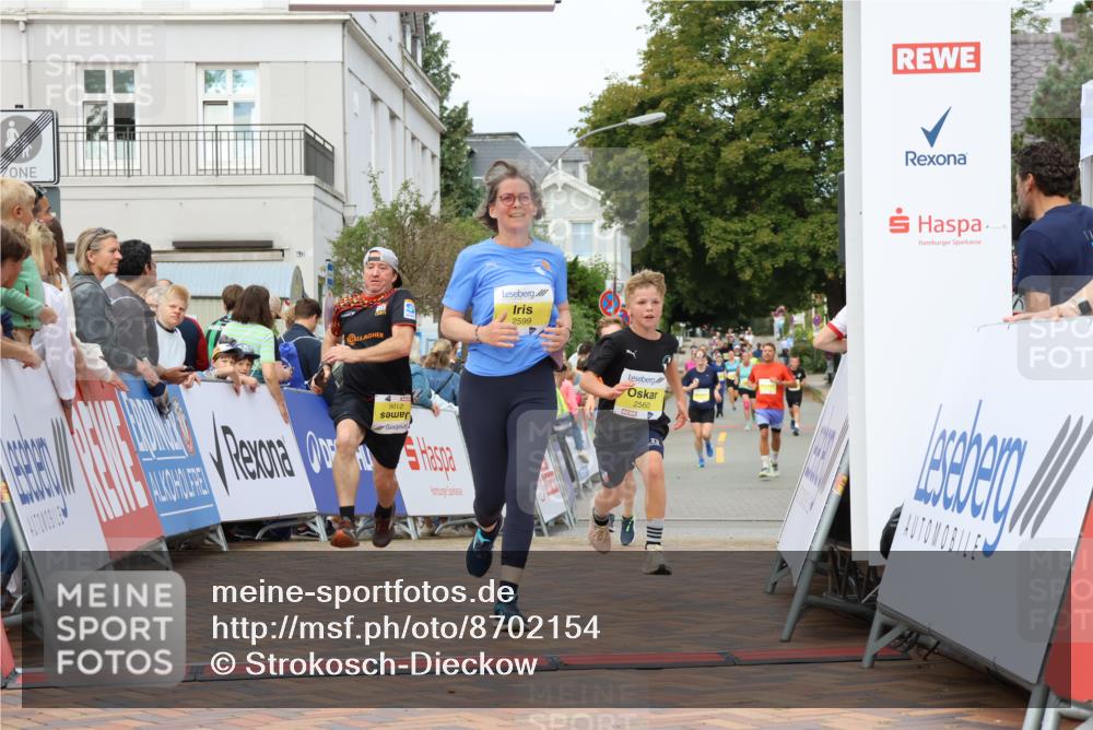 31.08.2025 - 21. Blankeneser Heldenlauf Strokosch-Dieckow http://msf.ph/oto/8702154 31.08.2025 10:30:36 Ziel 2560, 2106, 2599, 2102 meine-sportfotos.de