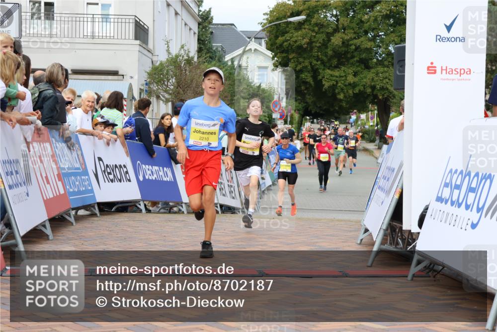 31.08.2025 - 21. Blankeneser Heldenlauf Strokosch-Dieckow http://msf.ph/oto/8702187 31.08.2025 10:30:05 Ziel 2210, 2260, 2169 meine-sportfotos.de