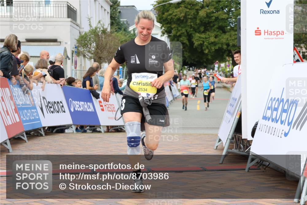31.08.2025 - 21. Blankeneser Heldenlauf Strokosch-Dieckow http://msf.ph/oto/8703986 31.08.2025 10:33:51 Ziel 2530, 2534 meine-sportfotos.de