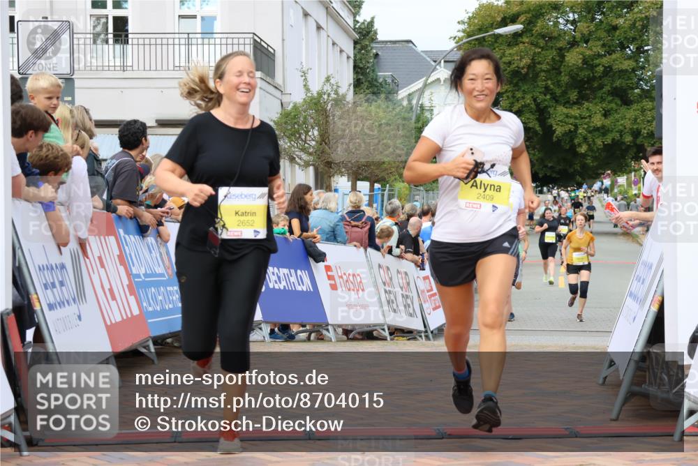 31.08.2025 - 21. Blankeneser Heldenlauf Strokosch-Dieckow http://msf.ph/oto/8704015 31.08.2025 10:33:36 Ziel 2652, 2409, 2044, 2640, 2639, 2542 meine-sportfotos.de