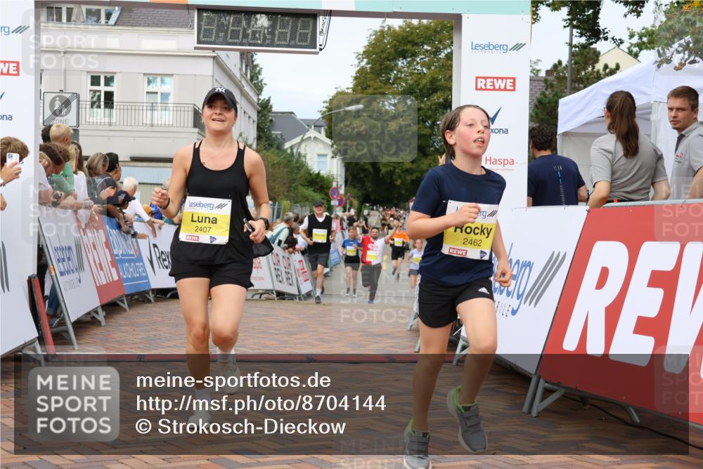31.08.2025 - 21. Blankeneser Heldenlauf Strokosch-Dieckow http://msf.ph/oto/8704144 31.08.2025 10:31:52 Ziel 2077, 2407, 2280, 2462, 2278, 2228 meine-sportfotos.de