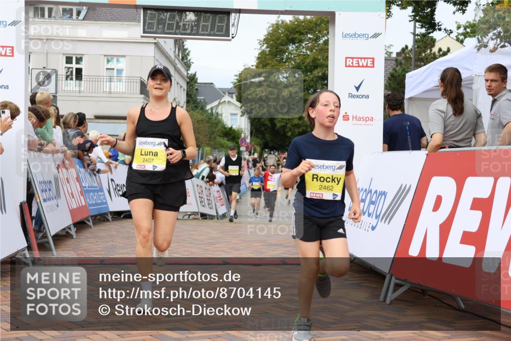 31.08.2025 - 21. Blankeneser Heldenlauf Strokosch-Dieckow http://msf.ph/oto/8704145 31.08.2025 10:31:52 Ziel 2077, 2407, 2280, 2462, 2278, 2228 meine-sportfotos.de