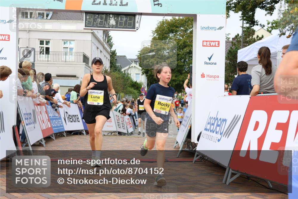 31.08.2025 - 21. Blankeneser Heldenlauf Strokosch-Dieckow http://msf.ph/oto/8704152 31.08.2025 10:31:52 Ziel 2077, 2407, 2280, 2462, 2278, 2228 meine-sportfotos.de