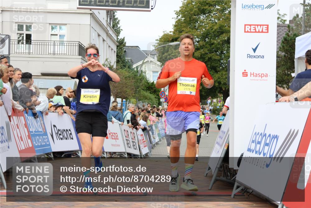 31.08.2025 - 21. Blankeneser Heldenlauf Strokosch-Dieckow http://msf.ph/oto/8704289 31.08.2025 10:30:45 Ziel 2179, 2279, 2102 meine-sportfotos.de