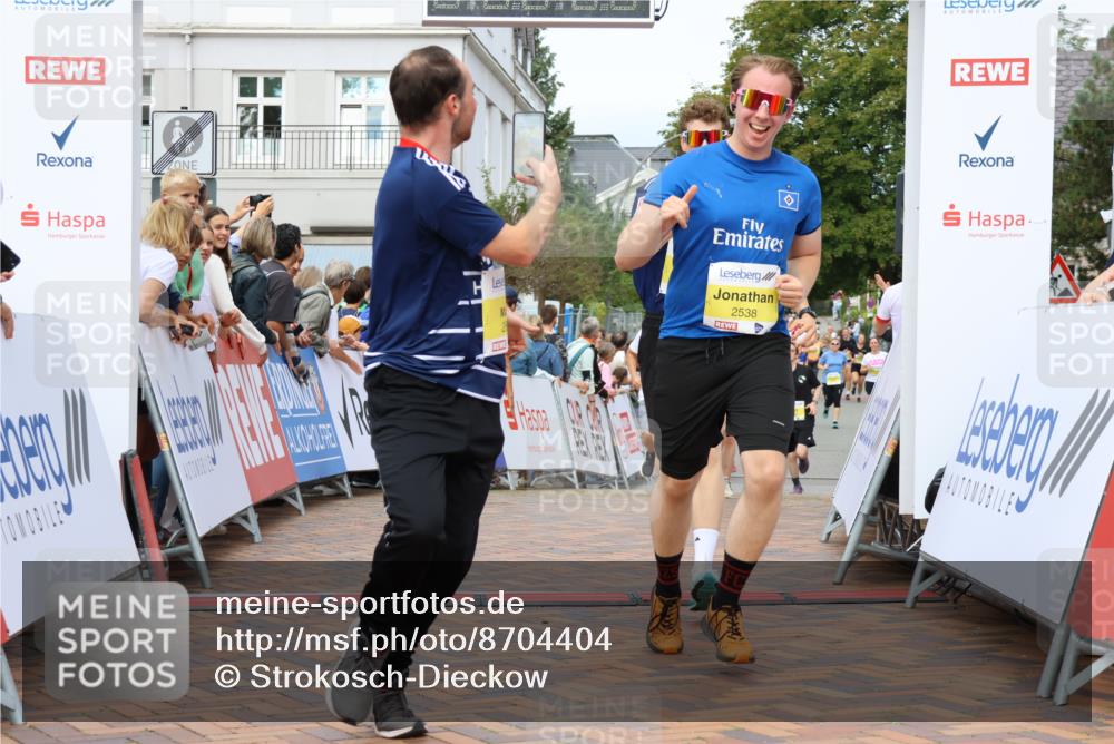 31.08.2025 - 21. Blankeneser Heldenlauf Strokosch-Dieckow http://msf.ph/oto/8704404 31.08.2025 10:29:33 Ziel 2578, 2614, 2615, 2684, 2538, 2558, 2277 meine-sportfotos.de
