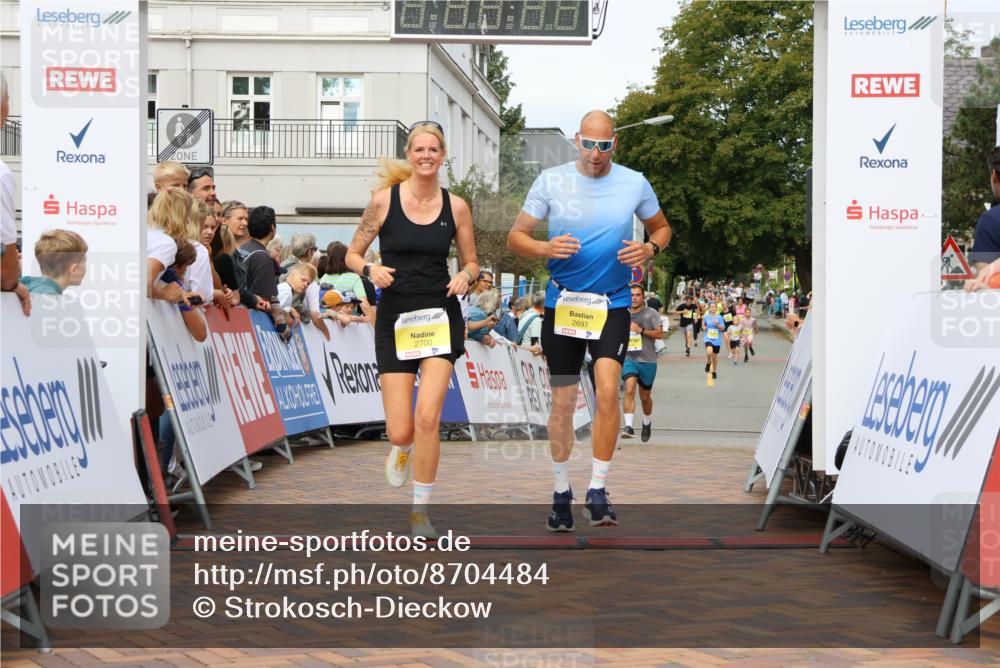 31.08.2025 - 21. Blankeneser Heldenlauf Strokosch-Dieckow http://msf.ph/oto/8704484 31.08.2025 10:28:43 Ziel 2346, 2697, 2700, 2351, 2687 meine-sportfotos.de