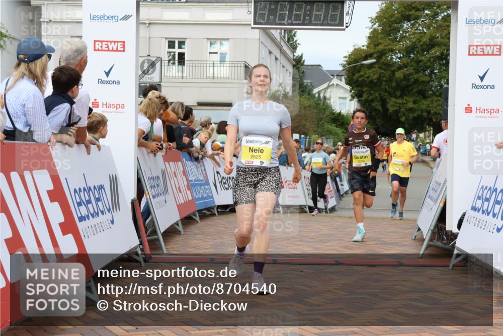 31.08.2025 - 21. Blankeneser Heldenlauf Strokosch-Dieckow http://msf.ph/oto/8704540 31.08.2025 10:28:19 Ziel 2140, 2133, 2625, 2431, 2088, 2052, 2531 meine-sportfotos.de