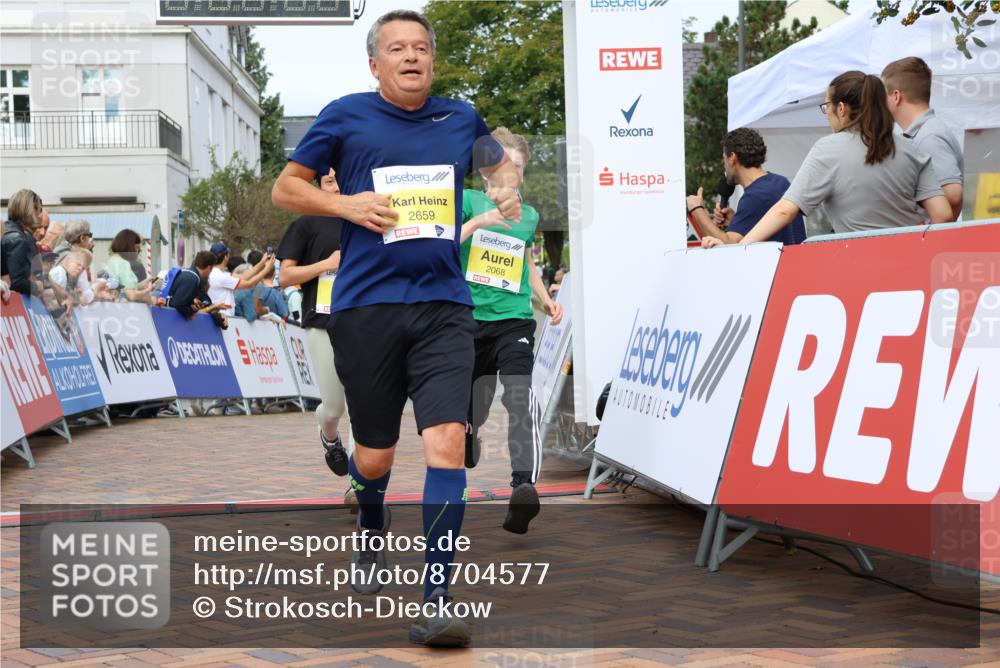 31.08.2025 - 21. Blankeneser Heldenlauf Strokosch-Dieckow http://msf.ph/oto/8704577 31.08.2025 10:28:02 Ziel 2112, 2068, 2067, 2741, 2343, 2659, 2261 meine-sportfotos.de