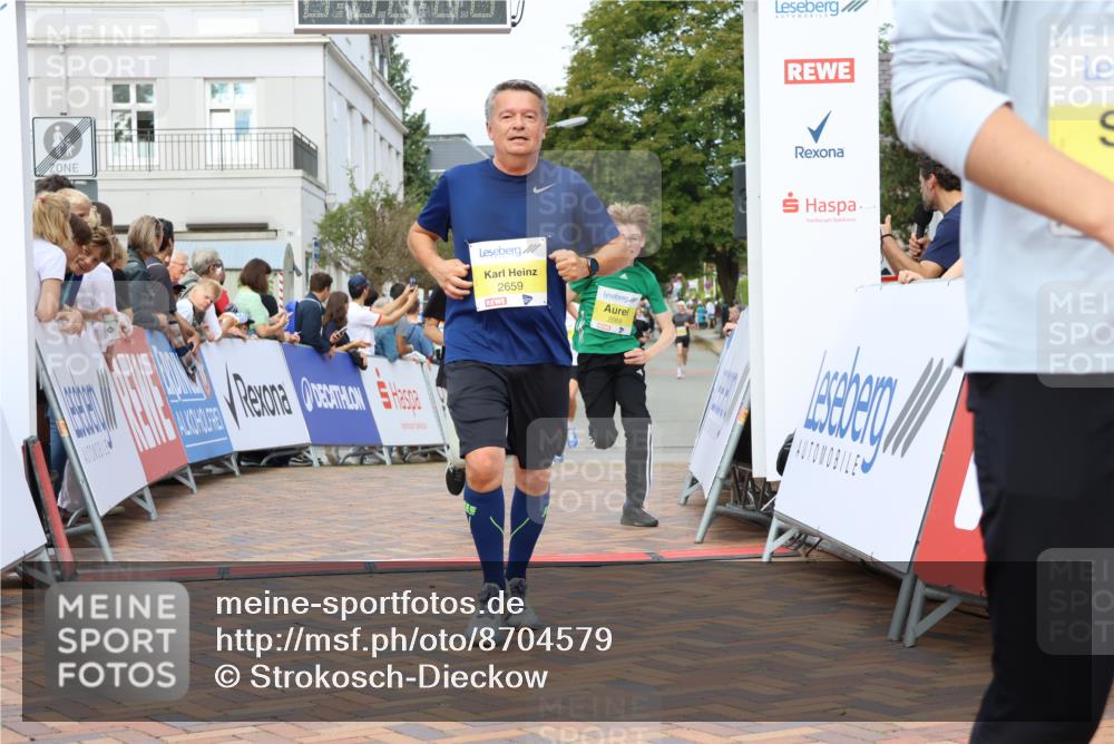 31.08.2025 - 21. Blankeneser Heldenlauf Strokosch-Dieckow http://msf.ph/oto/8704579 31.08.2025 10:28:02 Ziel 2112, 2068, 2067, 2741, 2343, 2659, 2261 meine-sportfotos.de