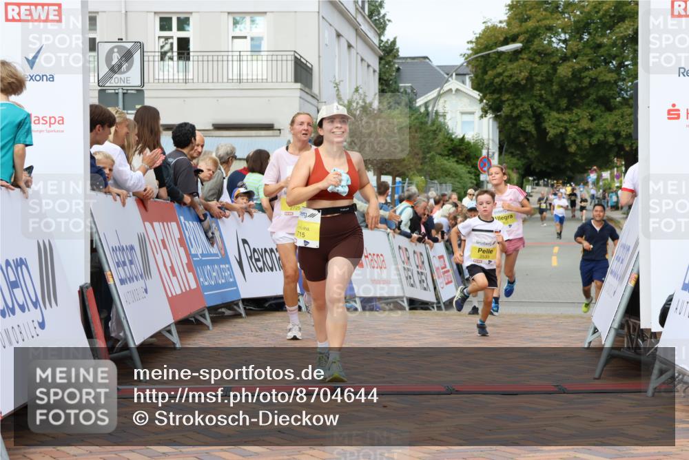 31.08.2025 - 21. Blankeneser Heldenlauf Strokosch-Dieckow http://msf.ph/oto/8704644 31.08.2025 10:27:25 Ziel 2715, 2204, 2463, 2559, 2725, 2533 meine-sportfotos.de