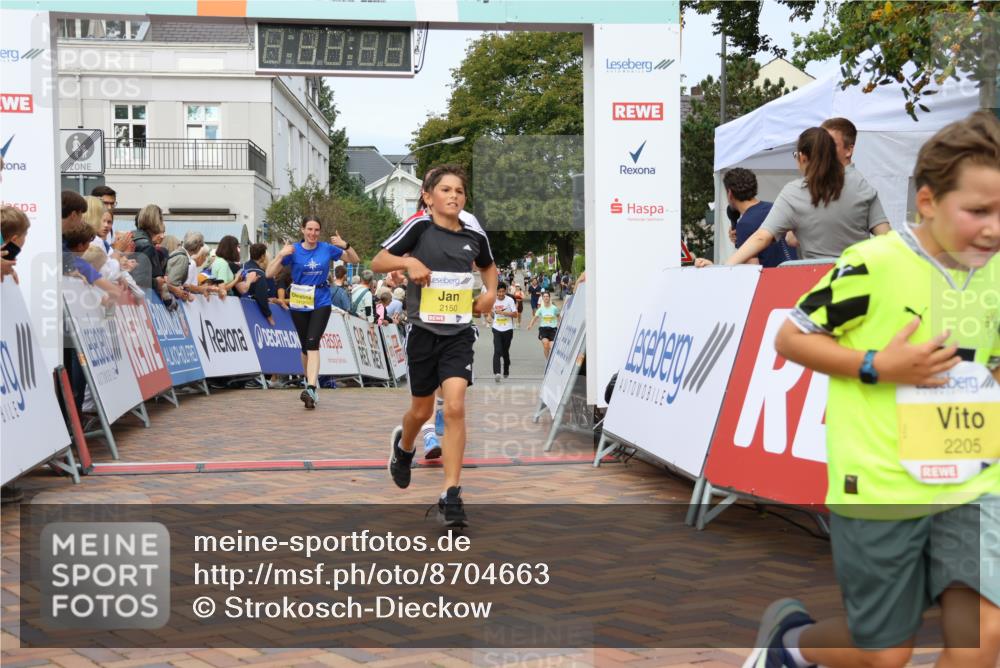 31.08.2025 - 21. Blankeneser Heldenlauf Strokosch-Dieckow http://msf.ph/oto/8704663 31.08.2025 10:27:11 Ziel 1101, 2150, 2205, 2521, 2517, 2413 meine-sportfotos.de