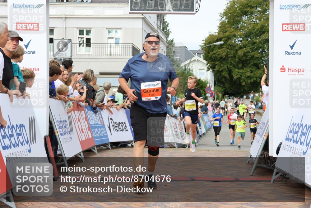 31.08.2025 - 21. Blankeneser Heldenlauf Strokosch-Dieckow http://msf.ph/oto/8704676 31.08.2025 10:27:05 Ziel 1101, 2468, 2393, 2205, 2521 meine-sportfotos.de