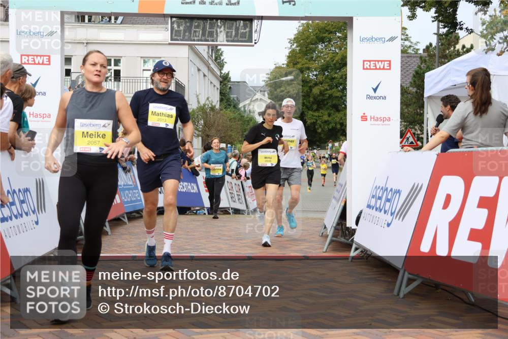 31.08.2025 - 21. Blankeneser Heldenlauf Strokosch-Dieckow http://msf.ph/oto/8704702 31.08.2025 10:26:46 Ziel 2022, 2057, 2013, 2749, 2648, 2607, 2646, 2487, 2354, 2296, 2478 meine-sportfotos.de