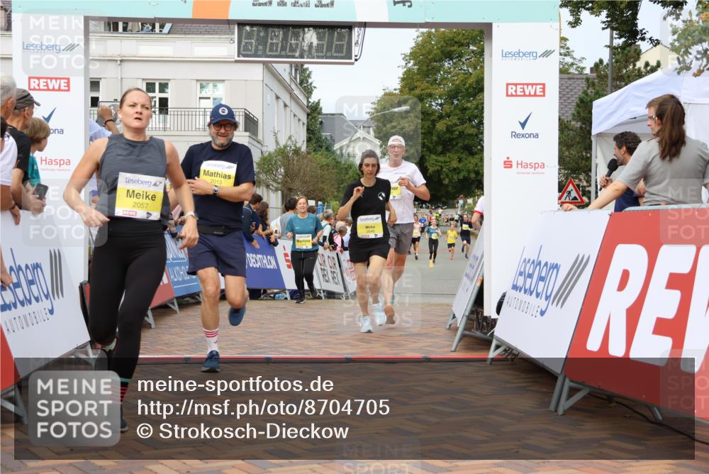 31.08.2025 - 21. Blankeneser Heldenlauf Strokosch-Dieckow http://msf.ph/oto/8704705 31.08.2025 10:26:46 Ziel 2022, 2057, 2013, 2749, 2648, 2607, 2646, 2487, 2354, 2296, 2478 meine-sportfotos.de