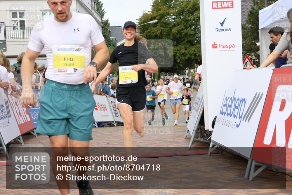 31.08.2025 - 21. Blankeneser Heldenlauf Strokosch-Dieckow http://msf.ph/oto/8704718 31.08.2025 10:26:36 Ziel 2706, 2254, 2497, 2648, 2688, 2007, 2487, 2296 meine-sportfotos.de
