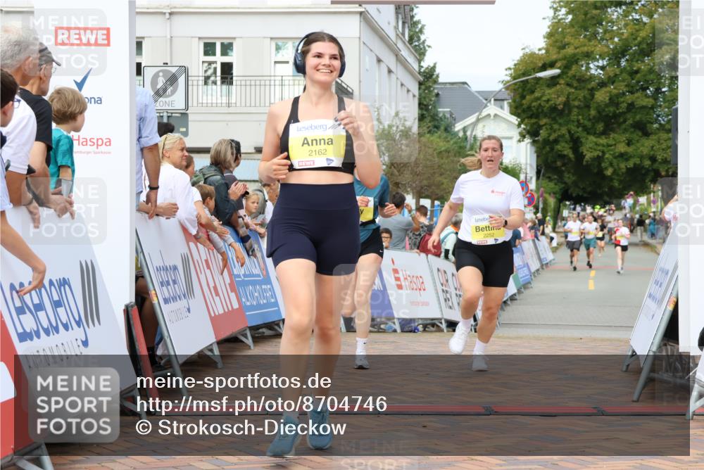 31.08.2025 - 21. Blankeneser Heldenlauf Strokosch-Dieckow http://msf.ph/oto/8704746 31.08.2025 10:26:19 Ziel 2162, 2046, 2252, 2564, 2467 meine-sportfotos.de