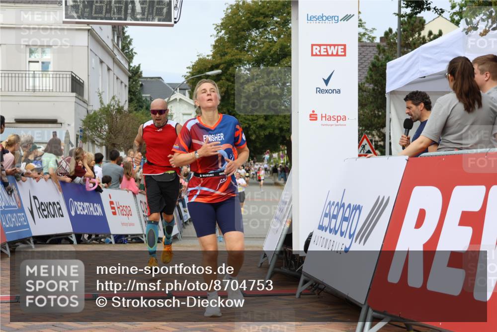 31.08.2025 - 21. Blankeneser Heldenlauf Strokosch-Dieckow http://msf.ph/oto/8704753 31.08.2025 10:26:13 Ziel 2736, 2777, 2046, 2671, 2564, 2447 meine-sportfotos.de