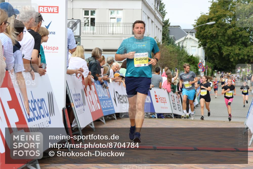 31.08.2025 - 21. Blankeneser Heldenlauf Strokosch-Dieckow http://msf.ph/oto/8704784 31.08.2025 10:26:01 Ziel 2736, 2777, 2342, 2193, 2070, 2241, 2243, 2119, 2118 meine-sportfotos.de