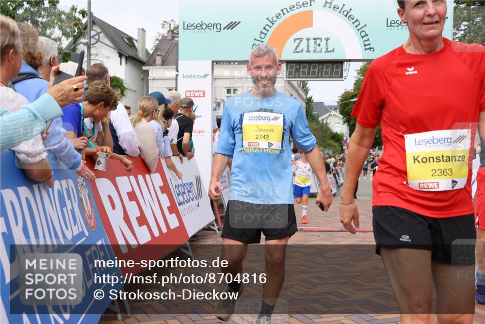 31.08.2025 - 21. Blankeneser Heldenlauf Strokosch-Dieckow http://msf.ph/oto/8704816 31.08.2025 10:25:36 Ziel 2410, 2411, 2742, 2475, 2363, 2397, 2726 meine-sportfotos.de