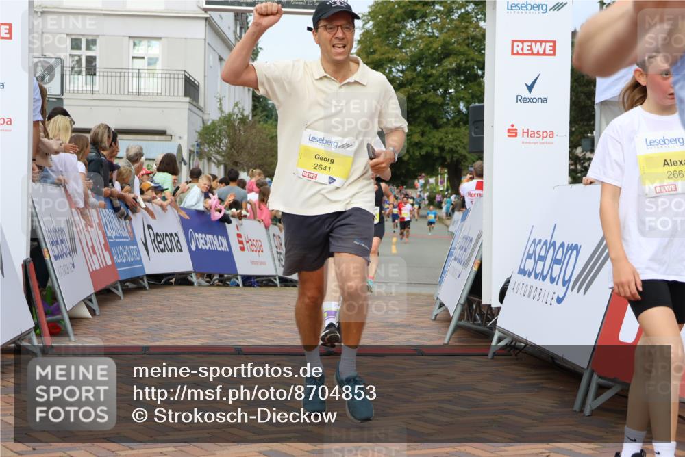31.08.2025 - 21. Blankeneser Heldenlauf Strokosch-Dieckow http://msf.ph/oto/8704853 31.08.2025 10:25:13 Ziel 2641, 2357, 2717, 2285, 2286, 2331, 2053, 2359, 2661, 2383 meine-sportfotos.de