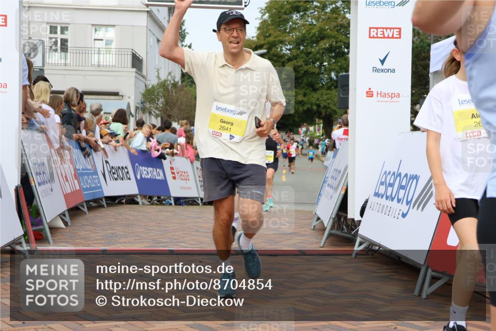 31.08.2025 - 21. Blankeneser Heldenlauf Strokosch-Dieckow http://msf.ph/oto/8704854 31.08.2025 10:25:13 Ziel 2641, 2357, 2717, 2285, 2286, 2331, 2053, 2359, 2661, 2383 meine-sportfotos.de