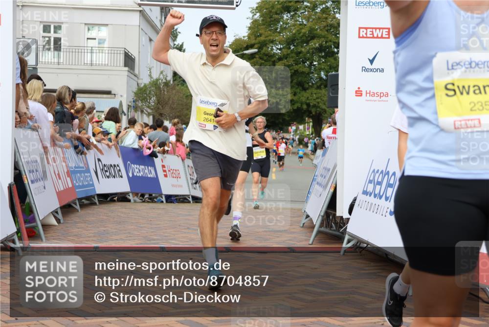 31.08.2025 - 21. Blankeneser Heldenlauf Strokosch-Dieckow http://msf.ph/oto/8704857 31.08.2025 10:25:13 Ziel 2641, 2357, 2717, 2285, 2286, 2331, 2053, 2359, 2661, 2383 meine-sportfotos.de