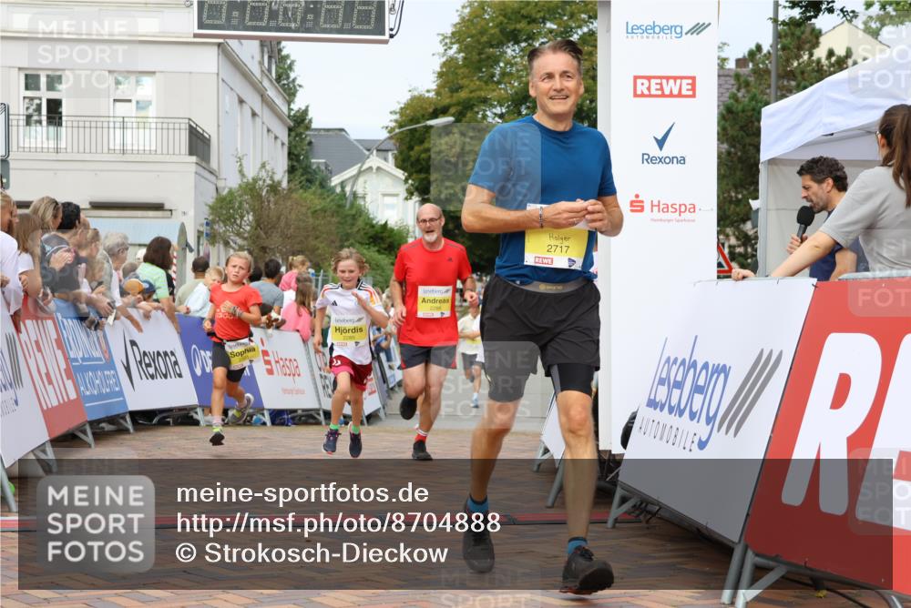 31.08.2025 - 21. Blankeneser Heldenlauf Strokosch-Dieckow http://msf.ph/oto/8704888 31.08.2025 10:25:06 Ziel 2357, 2183, 2717, 2285, 2286, 2331, 2359, 2661 meine-sportfotos.de