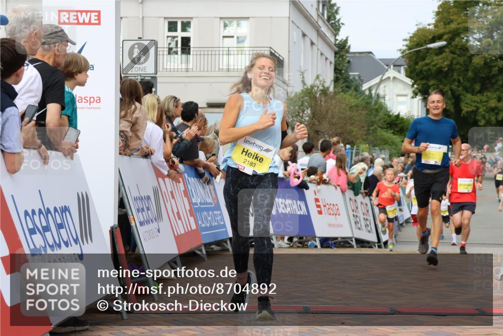 31.08.2025 - 21. Blankeneser Heldenlauf Strokosch-Dieckow http://msf.ph/oto/8704892 31.08.2025 10:25:04 Ziel 2398, 2183, 2384, 2717, 2285, 2286, 2331 meine-sportfotos.de