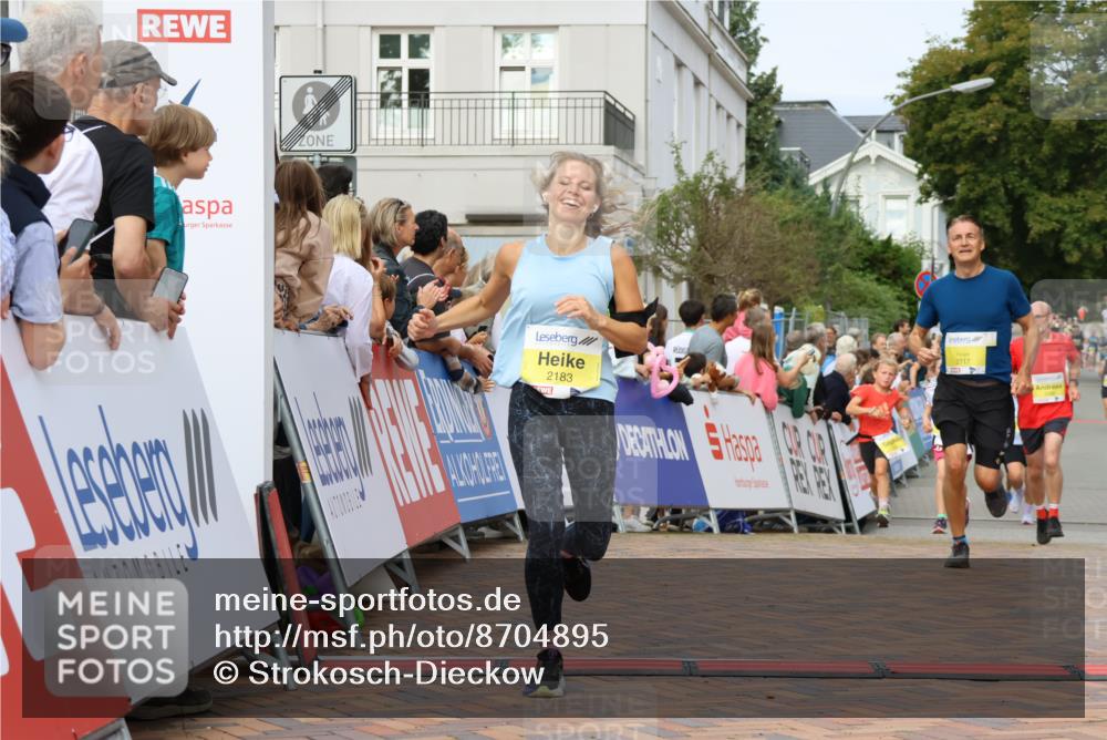 31.08.2025 - 21. Blankeneser Heldenlauf Strokosch-Dieckow http://msf.ph/oto/8704895 31.08.2025 10:25:03 Ziel 2398, 2183, 2384, 2496, 2717, 2285, 2286, 2331 meine-sportfotos.de