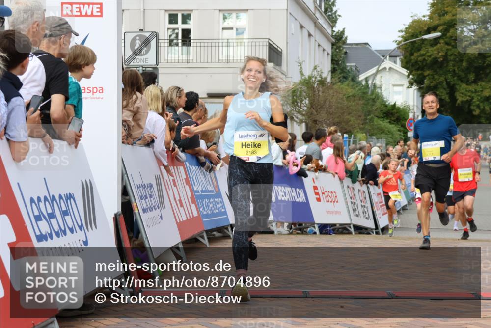 31.08.2025 - 21. Blankeneser Heldenlauf Strokosch-Dieckow http://msf.ph/oto/8704896 31.08.2025 10:25:03 Ziel 2398, 2183, 2384, 2496, 2717, 2285, 2286, 2331 meine-sportfotos.de