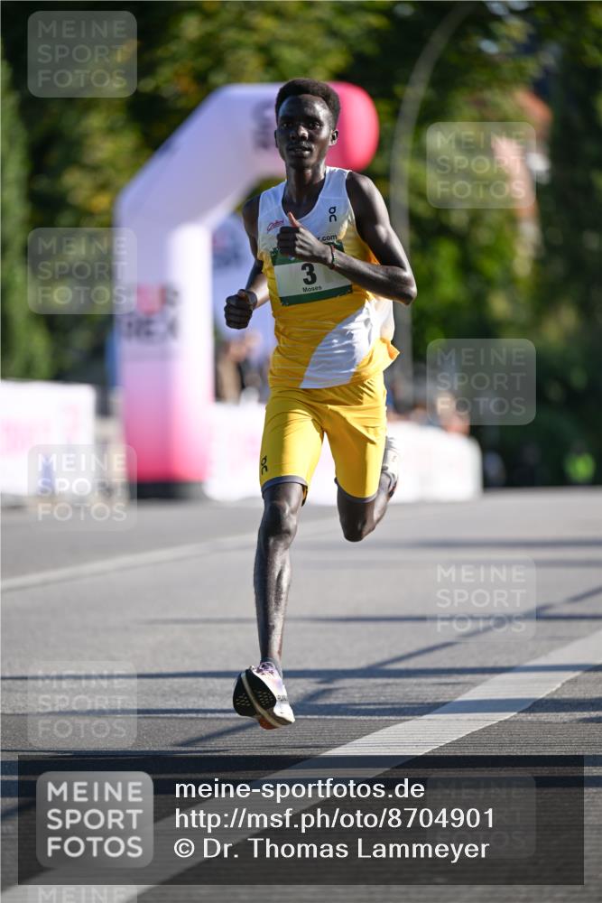 07.09.2025 - BARMER Alsterlauf Dr. Thomas Lammeyer http://msf.ph/oto/8704901 07.09.2025 09:16:41 Laufen 3 meine-sportfotos.de