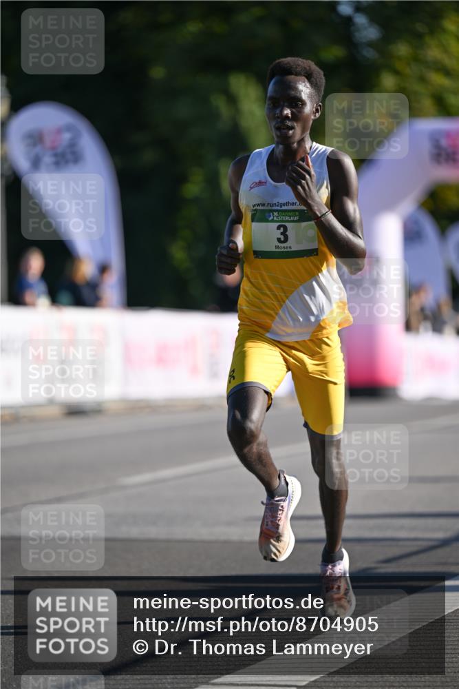 07.09.2025 - BARMER Alsterlauf Dr. Thomas Lammeyer http://msf.ph/oto/8704905 07.09.2025 09:16:41 Laufen 2, 36, 3 meine-sportfotos.de