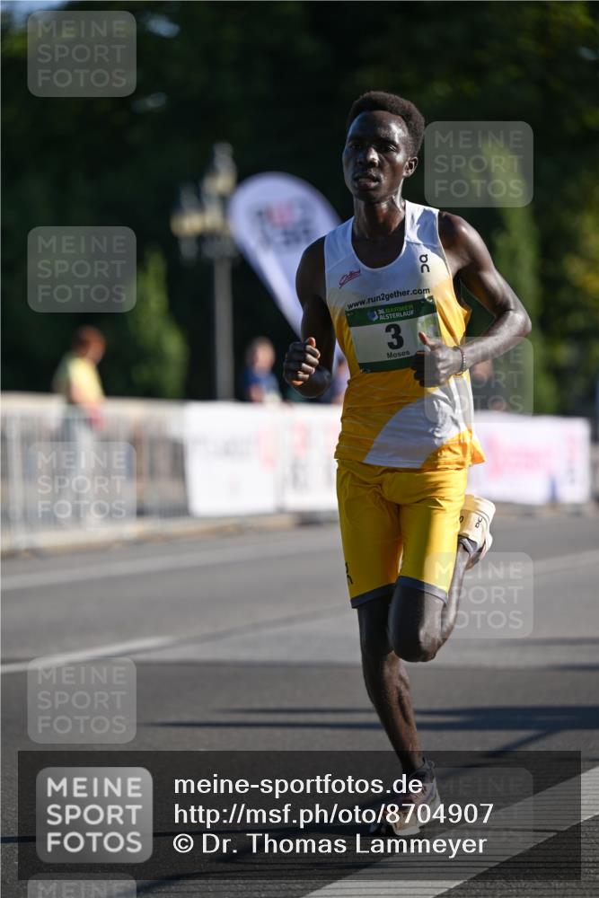 07.09.2025 - BARMER Alsterlauf Dr. Thomas Lammeyer http://msf.ph/oto/8704907 07.09.2025 09:16:42 Laufen 2, 36, 3 meine-sportfotos.de