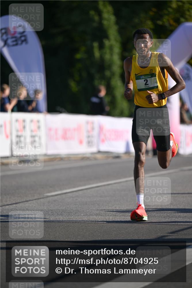 07.09.2025 - BARMER Alsterlauf Dr. Thomas Lammeyer http://msf.ph/oto/8704925 07.09.2025 09:16:54 Laufen 2548, 36, 2 meine-sportfotos.de