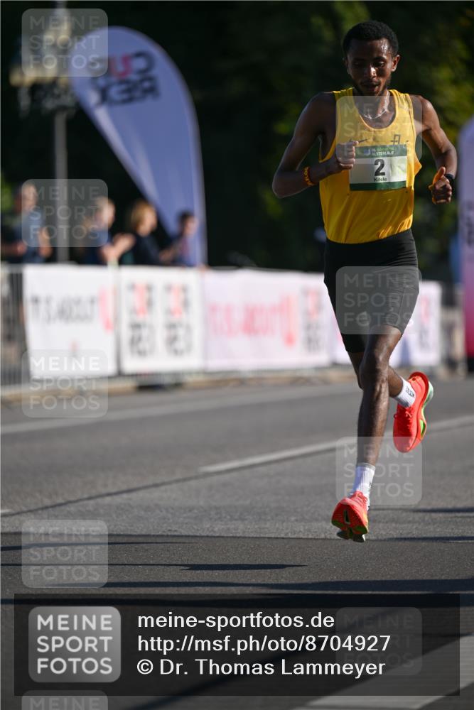 07.09.2025 - BARMER Alsterlauf Dr. Thomas Lammeyer http://msf.ph/oto/8704927 07.09.2025 09:16:54 Laufen 36, 2 meine-sportfotos.de