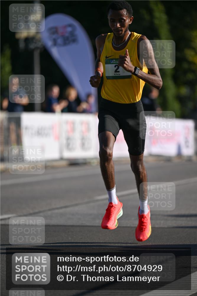 07.09.2025 - BARMER Alsterlauf Dr. Thomas Lammeyer http://msf.ph/oto/8704929 07.09.2025 09:16:54 Laufen 2 meine-sportfotos.de