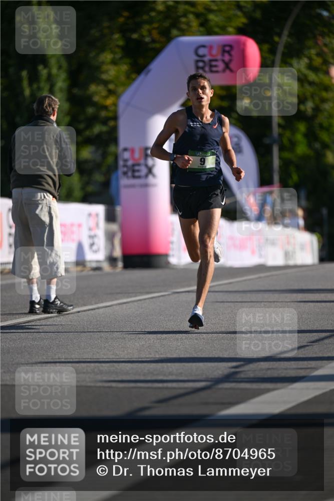 07.09.2025 - BARMER Alsterlauf Dr. Thomas Lammeyer http://msf.ph/oto/8704965 07.09.2025 09:17:20 Laufen 9, 7310 meine-sportfotos.de