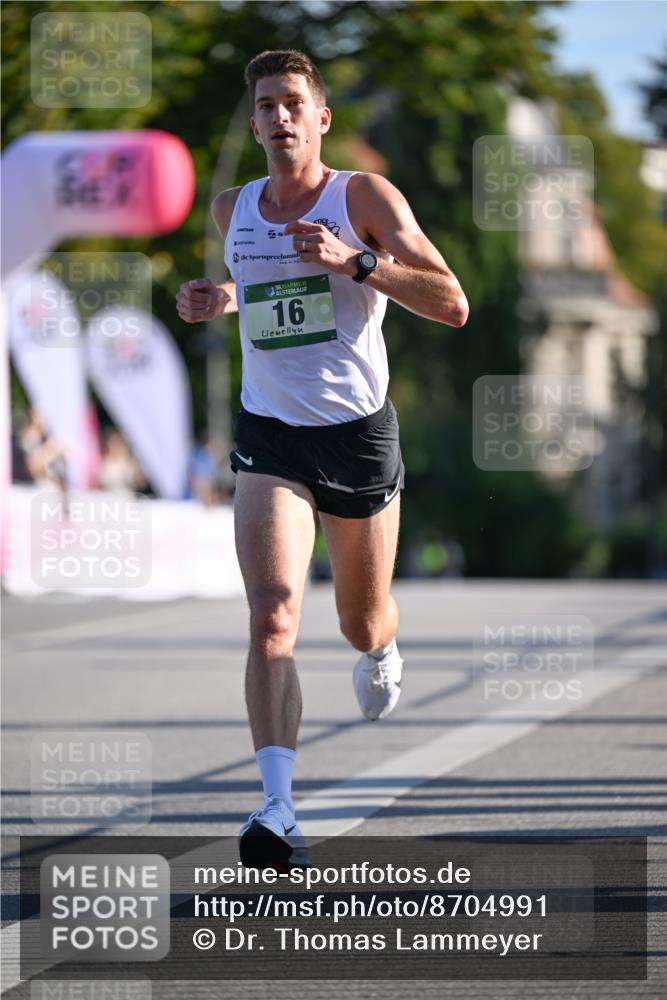 07.09.2025 - BARMER Alsterlauf Dr. Thomas Lammeyer http://msf.ph/oto/8704991 07.09.2025 09:17:45 Laufen 36, 16 meine-sportfotos.de